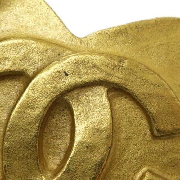 CHANEL CC Logos Heart Clip-On Earrings Gold Tone 95P Auth - Picture 4 of 10